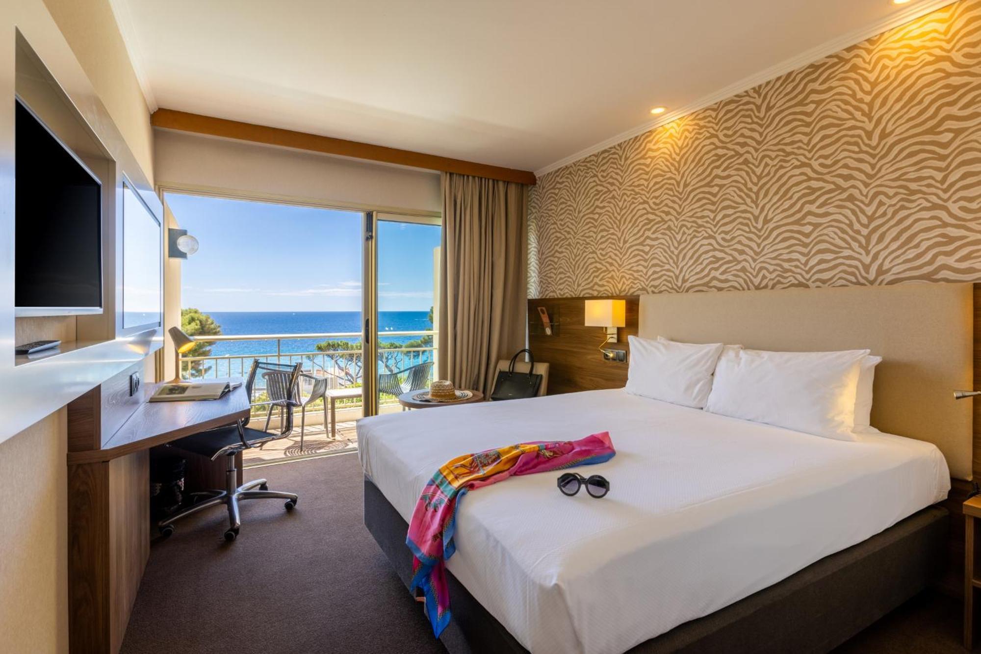 Luxotel Кан Екстериор снимка